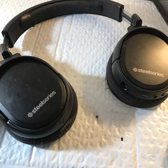 STEEL SERIES WIRED HEADSET - Picture 7 of 8